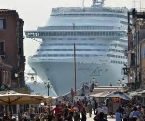 Dopo Galan/ Stop ai “giganti del mare” a Venezia. Un primo passo