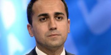 La politica evapora, restano i fondi del caffè