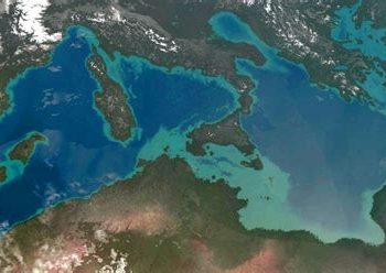 Geoeconomia e trasporti marittimi globali. L’importanza del Mediterraneo