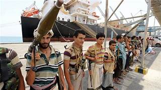 Mar Rosso/ Gli Houthi colpiscono due navi. Crolla il traffico a Suez