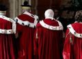 Il club delle toghe dimentica la Costituzione e umilia la politica