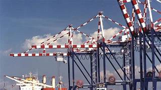I porti italiani ostaggio delle logiche di potere. Il dossier rinviato a settembre e oltre