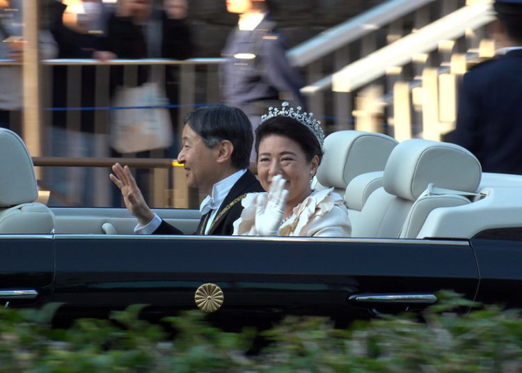 Giappone/ Una legge per tutelare la famiglia imperiale. Sempre più ristretta