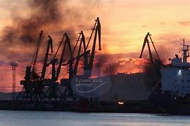Battaglia navale in Mar Nero. Colpiti i porti ucraini, bloccato l’export di grano