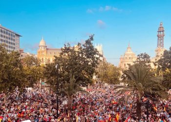 Ceuta non si vende. Tutta la Spagna in piazza contro l’invasione