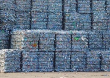 Plastica, un’emergenza da gestire e risolvere. Prima che sia troppo tardi