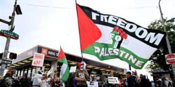 «Free Palestine», il coraggio che non costa nulla. Il caso Ed Sheeran