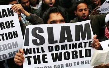 Toh, l’UE si è finalmente accorta dell’entrismo islamico
