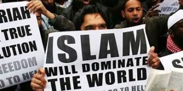 Toh, l’UE si è finalmente accorta dell’entrismo islamico
