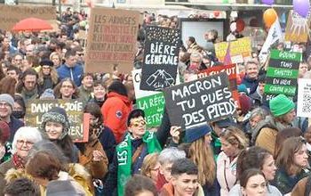 Alain de Benoist/ Qualche riflessione a proposito delle rivolte francesi